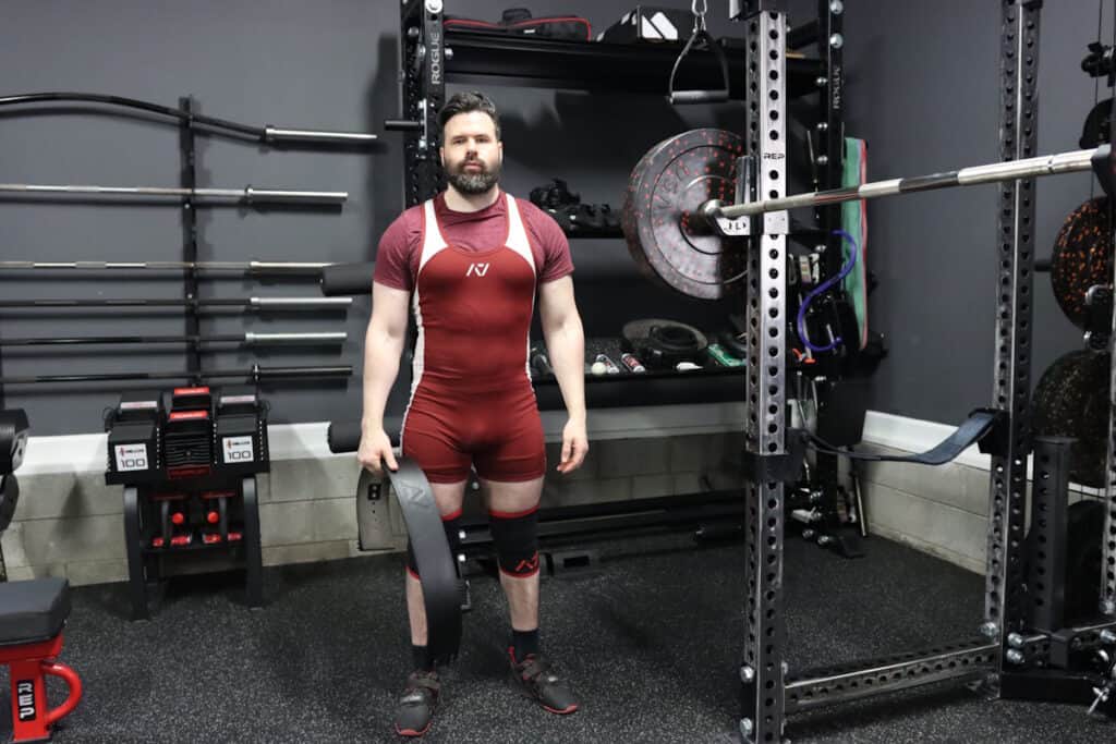 A7 Luno Singlet - Slimming Effect of the Curved Side Panels From the Front View