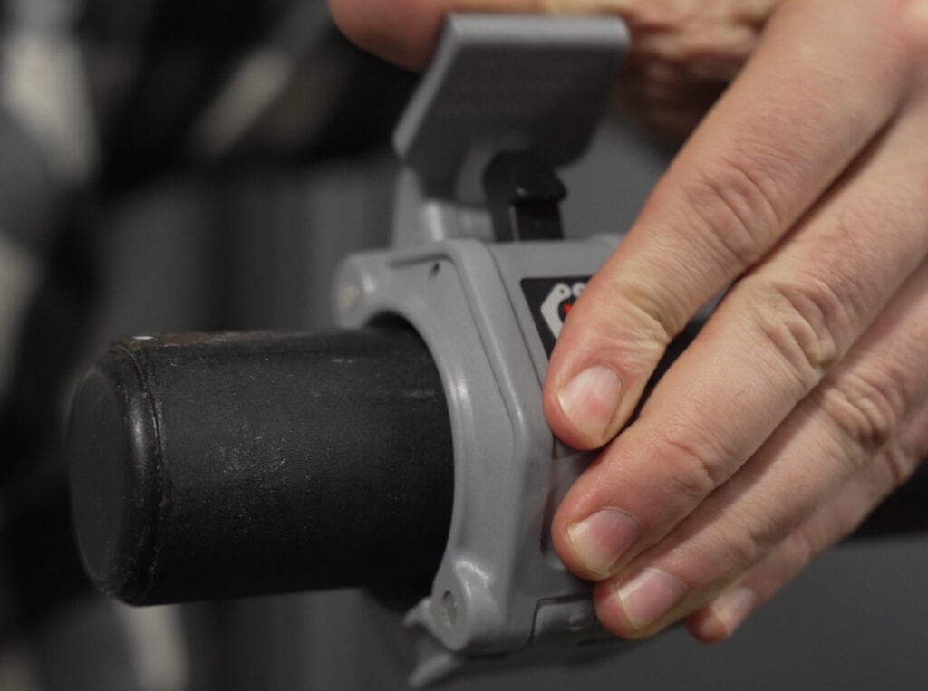 Ease of Use Test - Lock-Jaw Pro Axle Barbell Collar - Opening and Closing