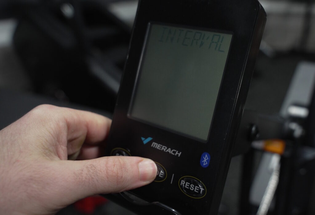 MERACH NovaRow R50 Air Rower - Console - Programmed Training Options - Interval - Target - Custom