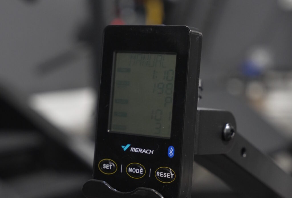 MERACH NovaRow R50 Air Rower - Console Text Contrast