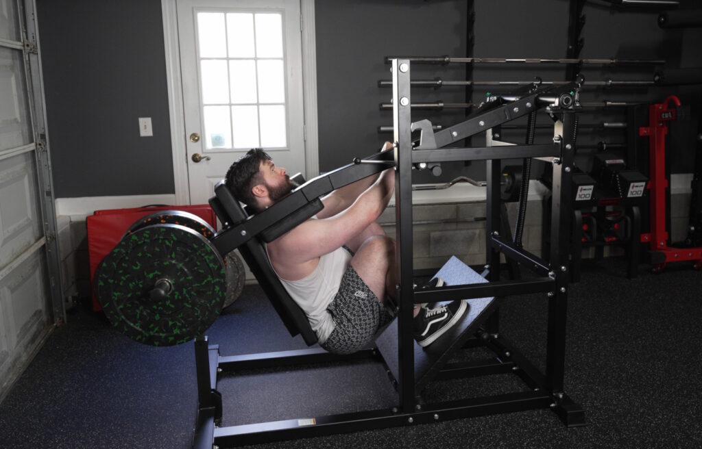 Using the GMWD Pendulum Squat Machine